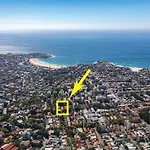 Modern 2-Bed Apartment With Parking Near Bondi Beach
