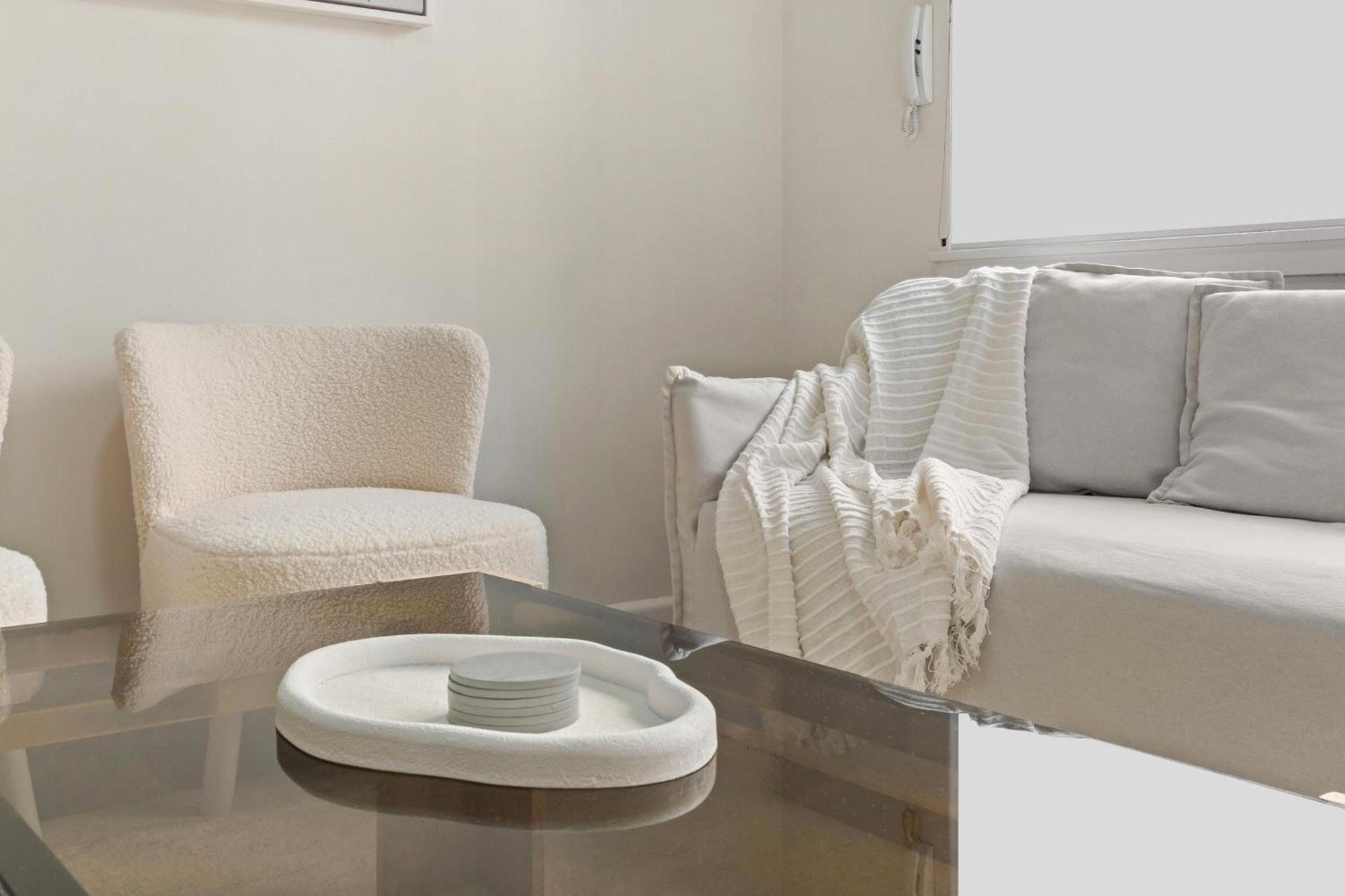Modern 2-bed With Parking Near Bondi Beach Apartment