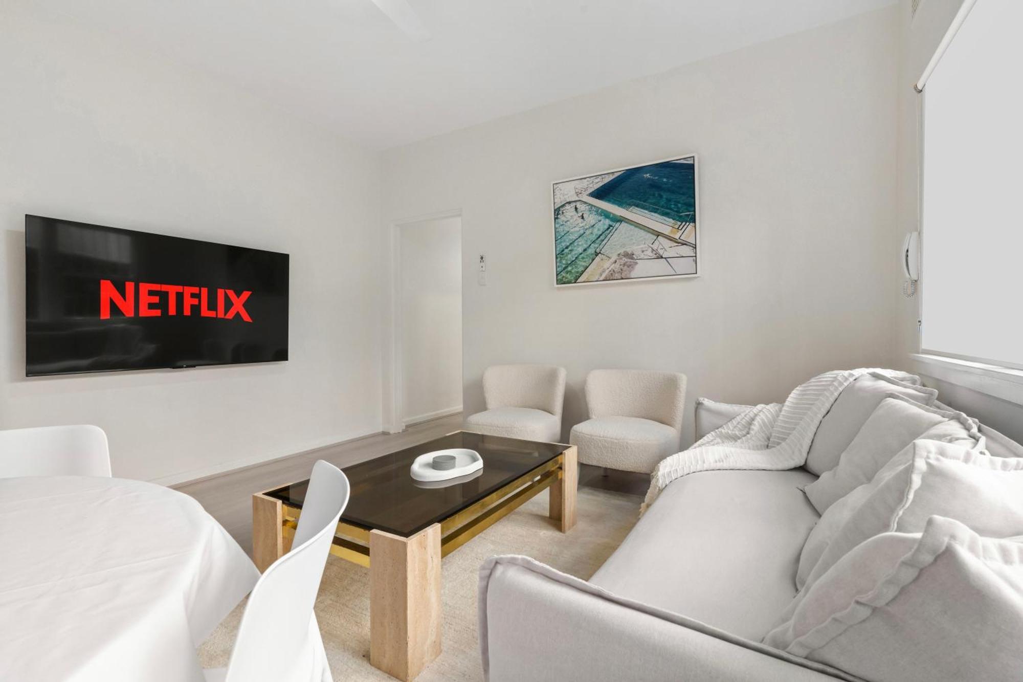 Modern 2-bed With Parking Near Bondi Beach *